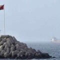 Oil falls more than 7% as Iran and US pause strikes over Strait of Hormuz